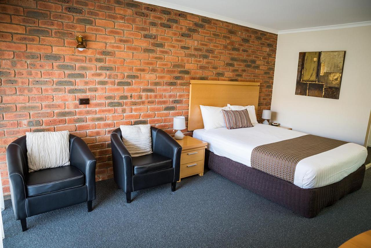 Australian Settlers Motor 3*